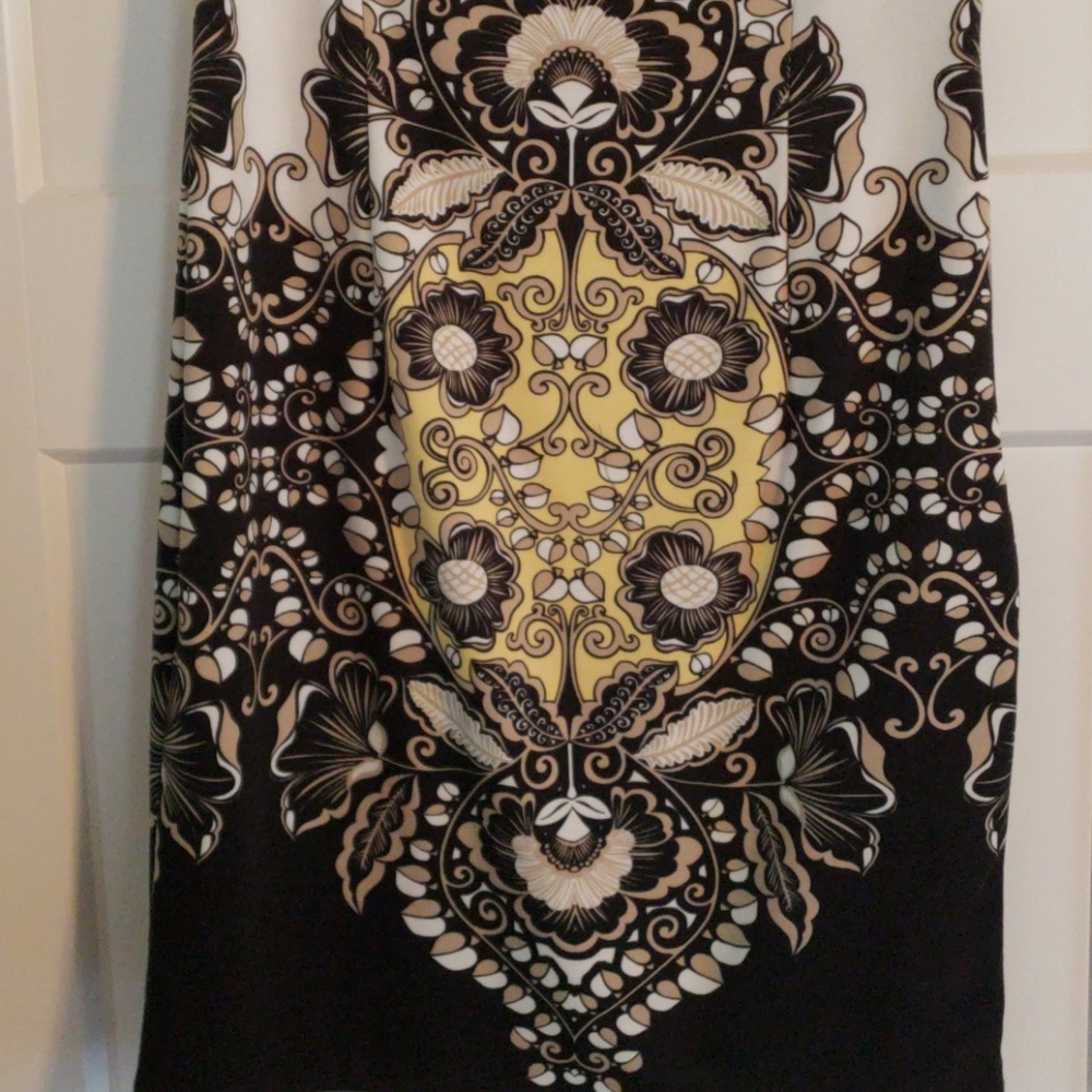 Dress - Picture 3 of 4